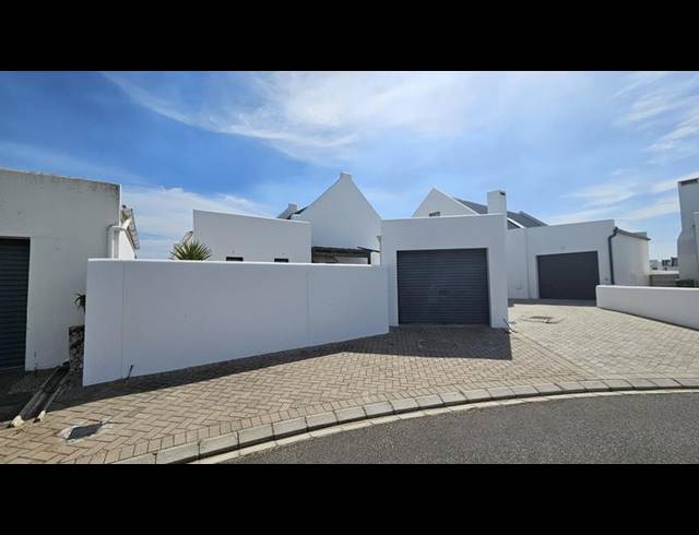 2 BEDROOM HOUSE FOR SALE IN BRITANNIA BAY